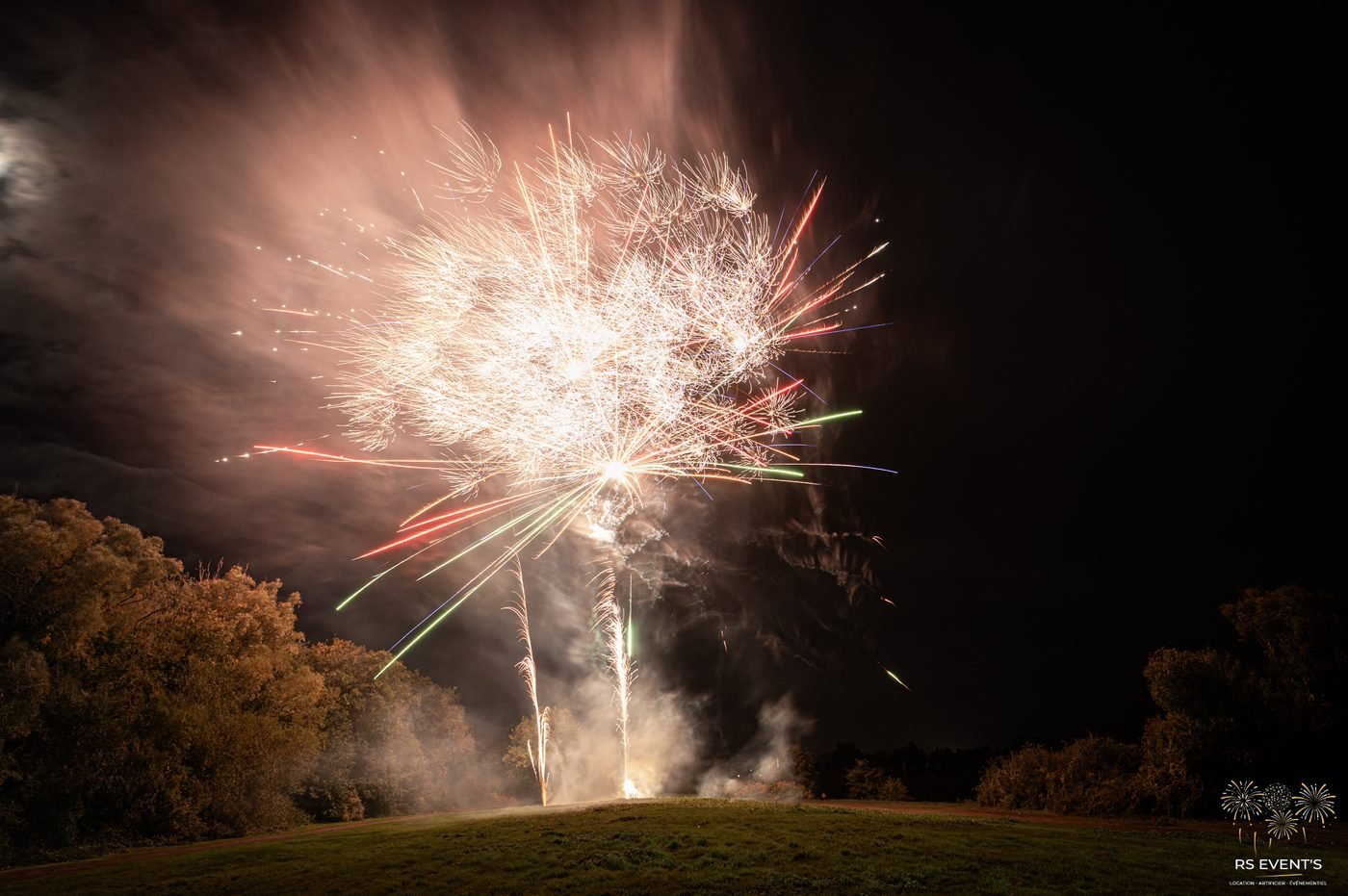 Feu d'artifice rouge